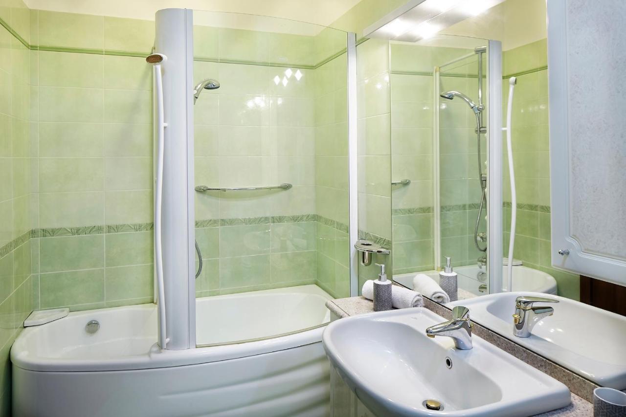 Bed and Breakfast Beb I Portici Cernobbio Exterior foto